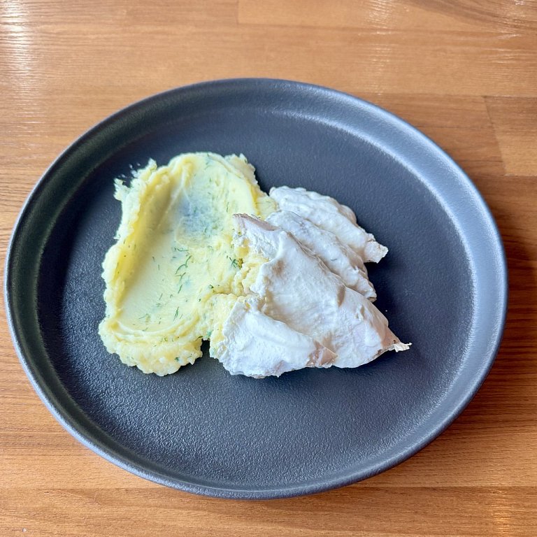 Б Стейк из куриной грудки с пюре